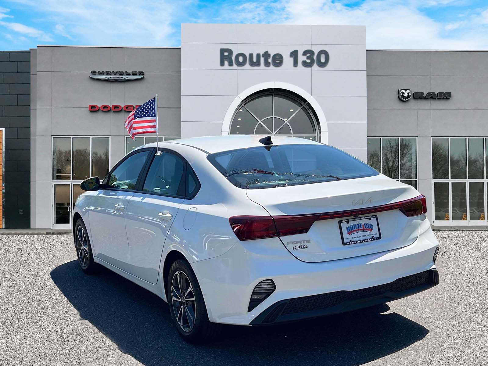 Used 2023 Kia Forte LXS w/ LXS Technology Package FWD image 3