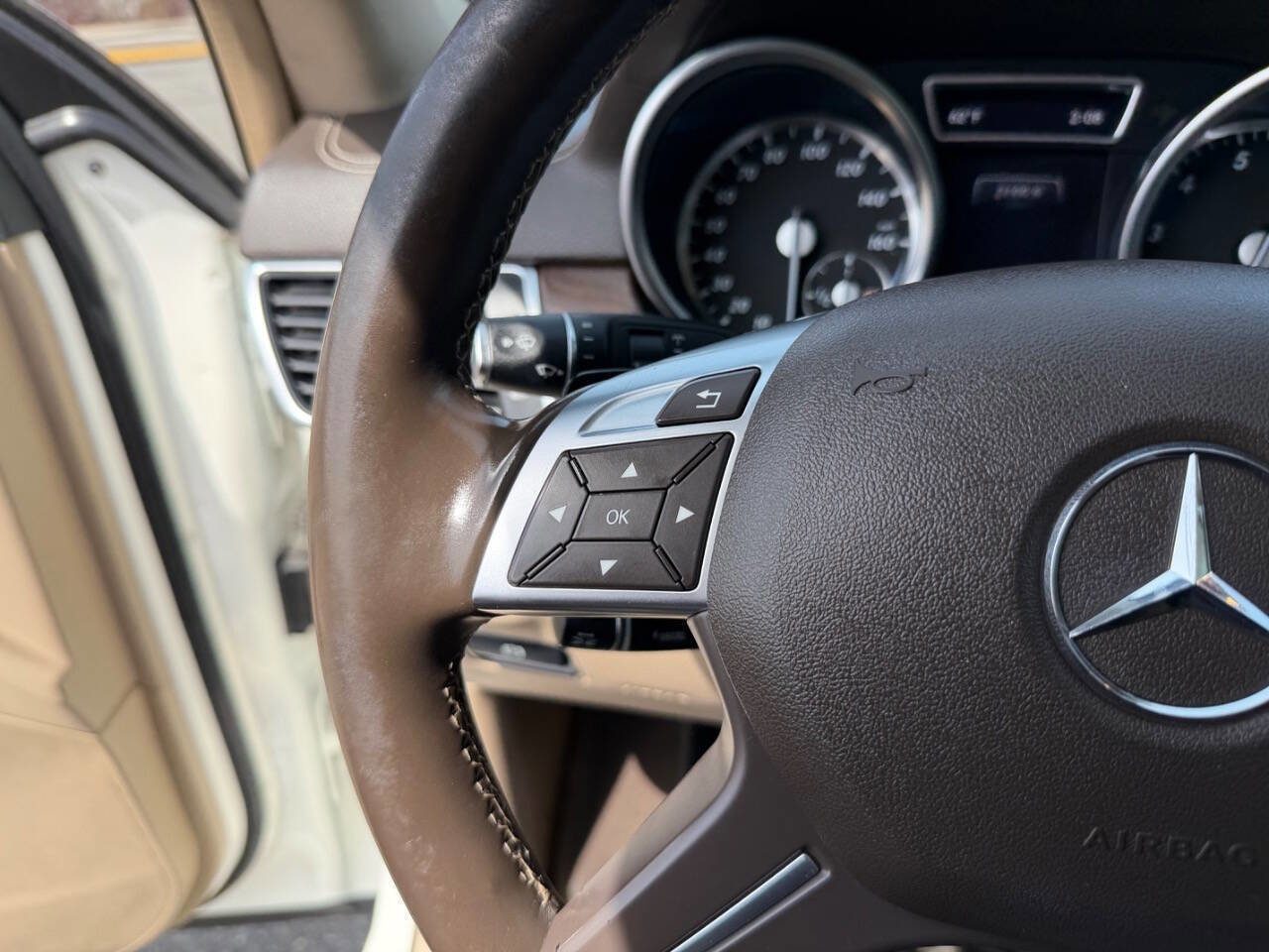 Used 2016 Mercedes-Benz GL 450 4MATIC w/ Premium I Package image 43