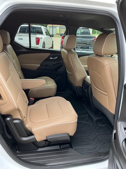 Certified 2022 Chevrolet Traverse Premier w/ LPO, 'HIT The Road' Package AWD/4WD image 17