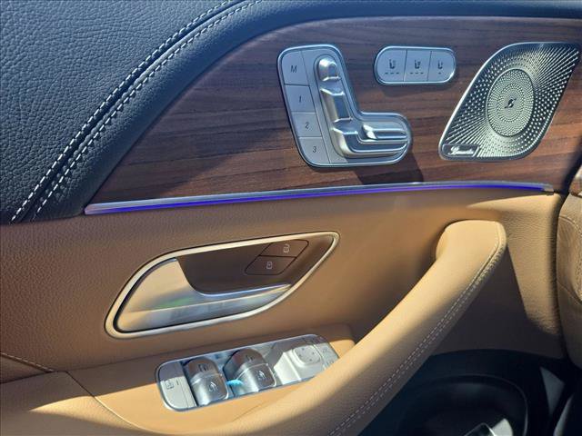 New 2026 Mercedes-Benz GLS 580 4MATIC image 16