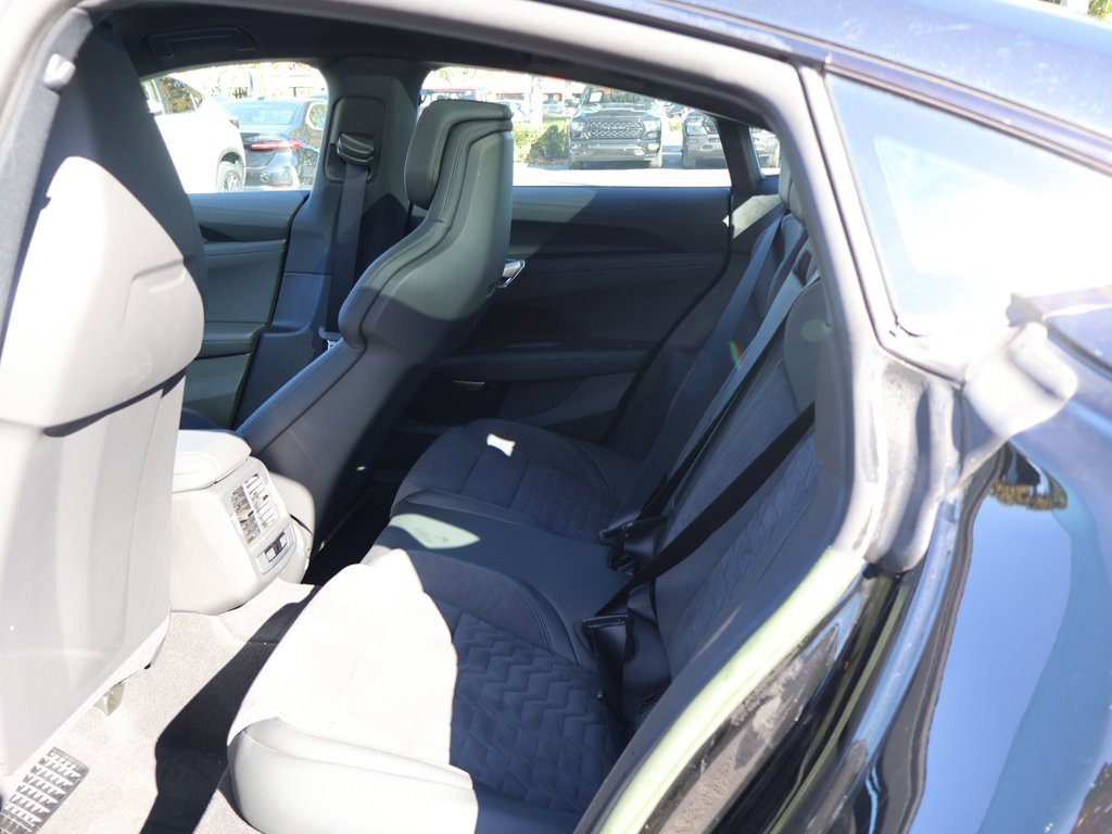 Used 2023 Audi e-tron GT Premium Plus image 36