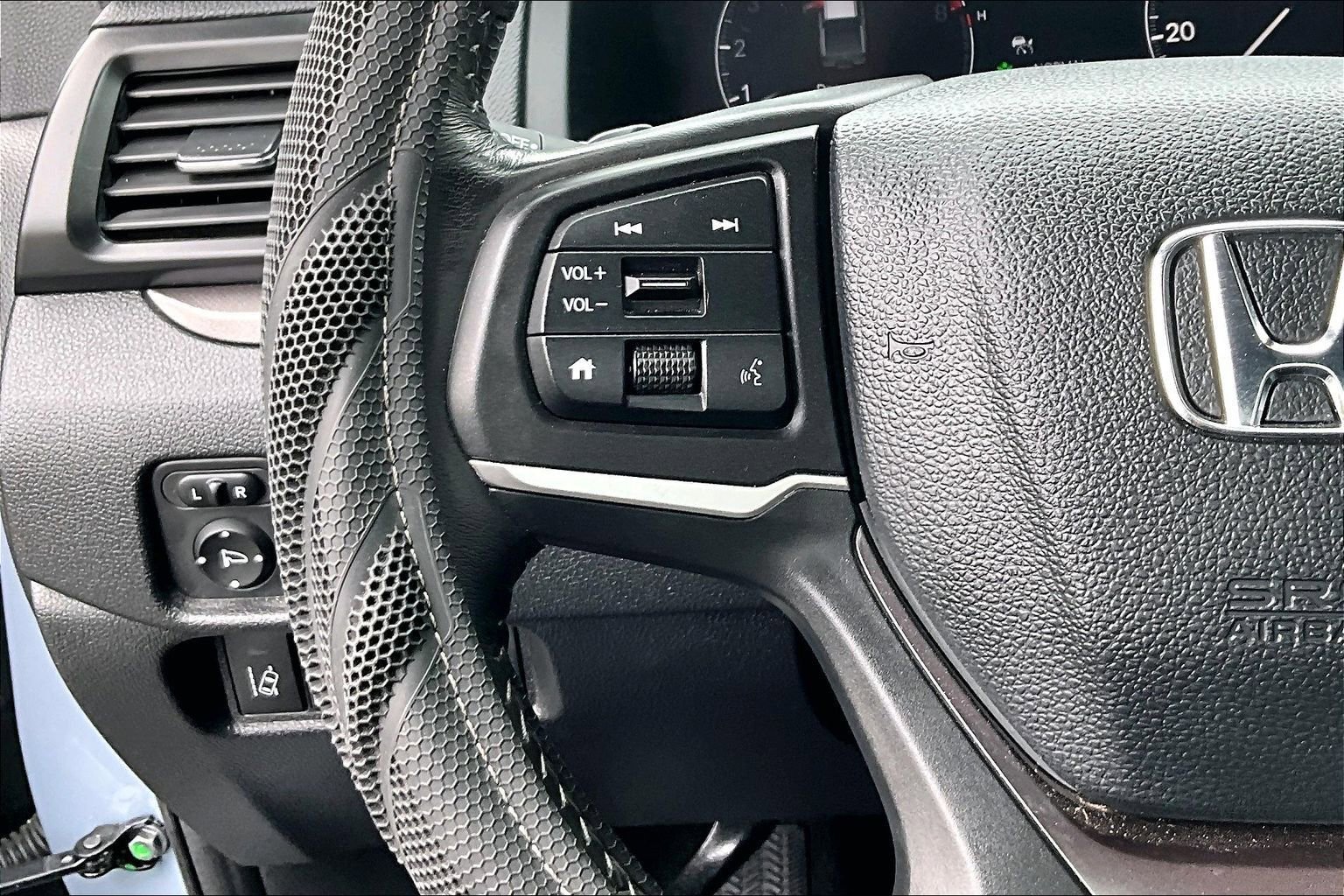 Used 2025 Honda Ridgeline Sport image 12