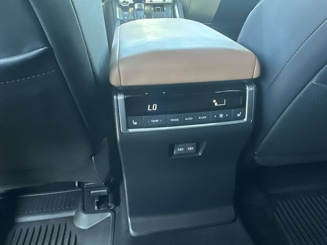 Used 2025 Lexus GX 550 w/ Cold Area Package AWD/4WD image 22