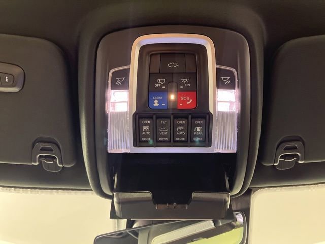 Used 2023 RAM 1500 Laramie AWD/4WD image 34