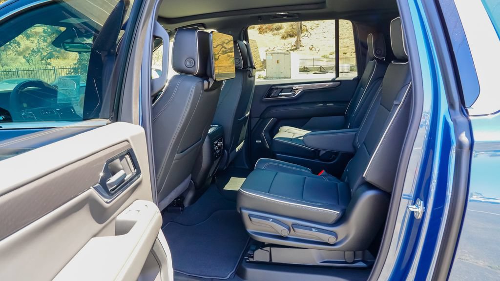 New 2026 GMC Yukon XL Elevation w/ Elevation Premium Package AWD/4WD image 9