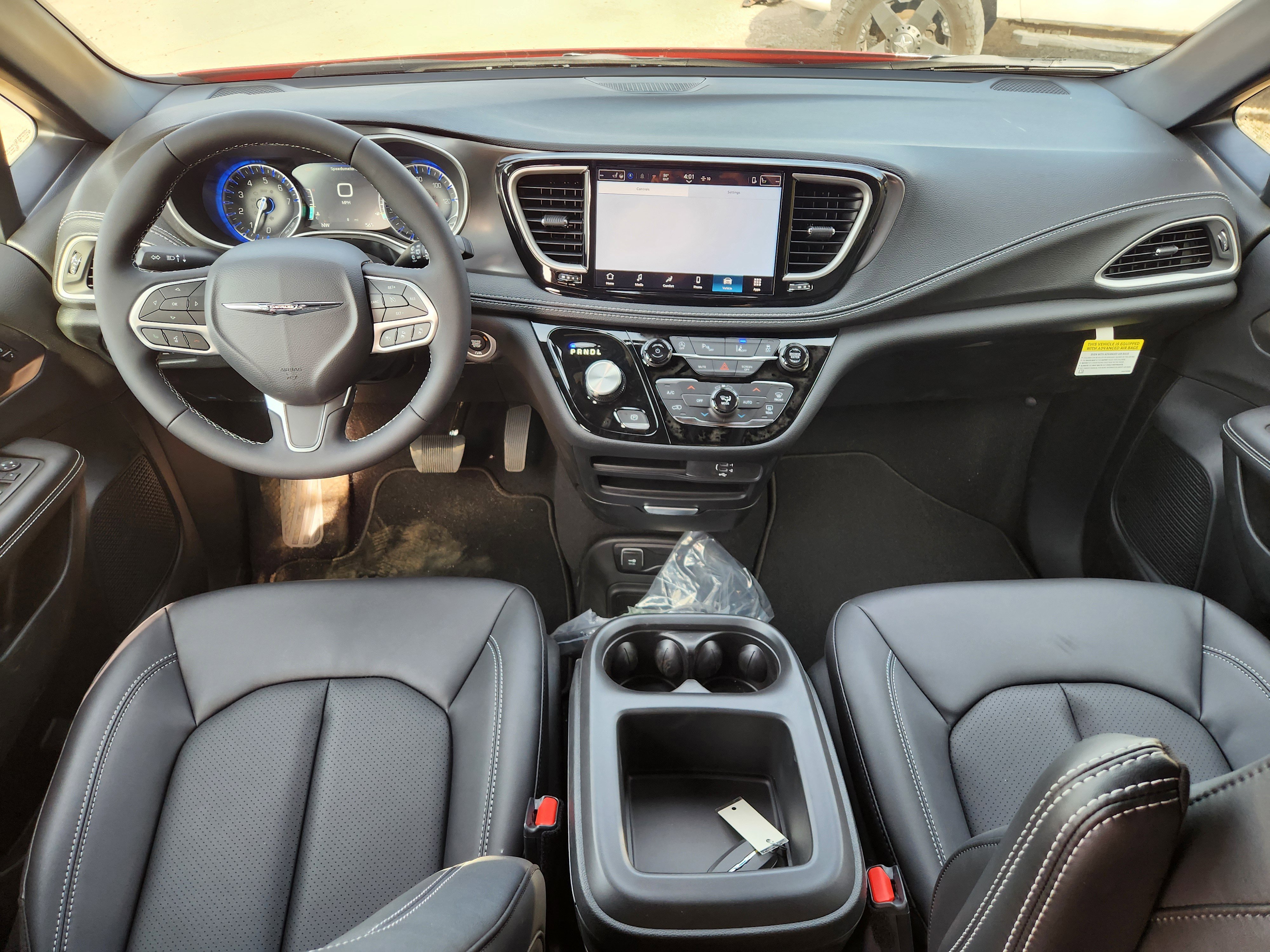 New 2026 Chrysler Pacifica Select FWD image 3
