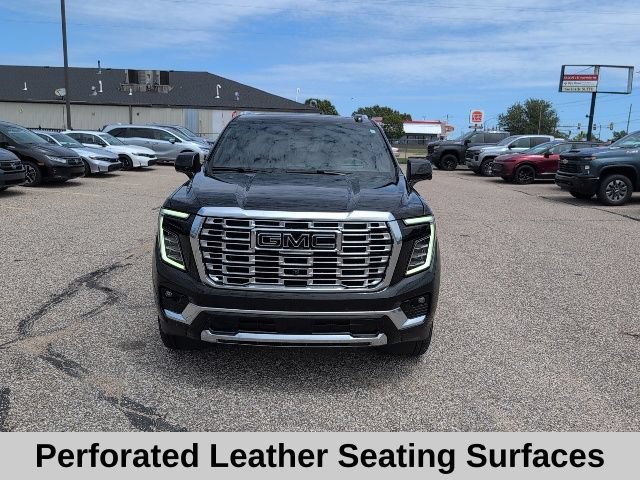 Used 2026 GMC Yukon Denali w/ Sun & Power Step Package AWD/4WD image 18