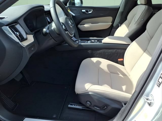 New 2026 Volvo XC60 B5 Plus w/ Protection Package Premier AWD/4WD image 14