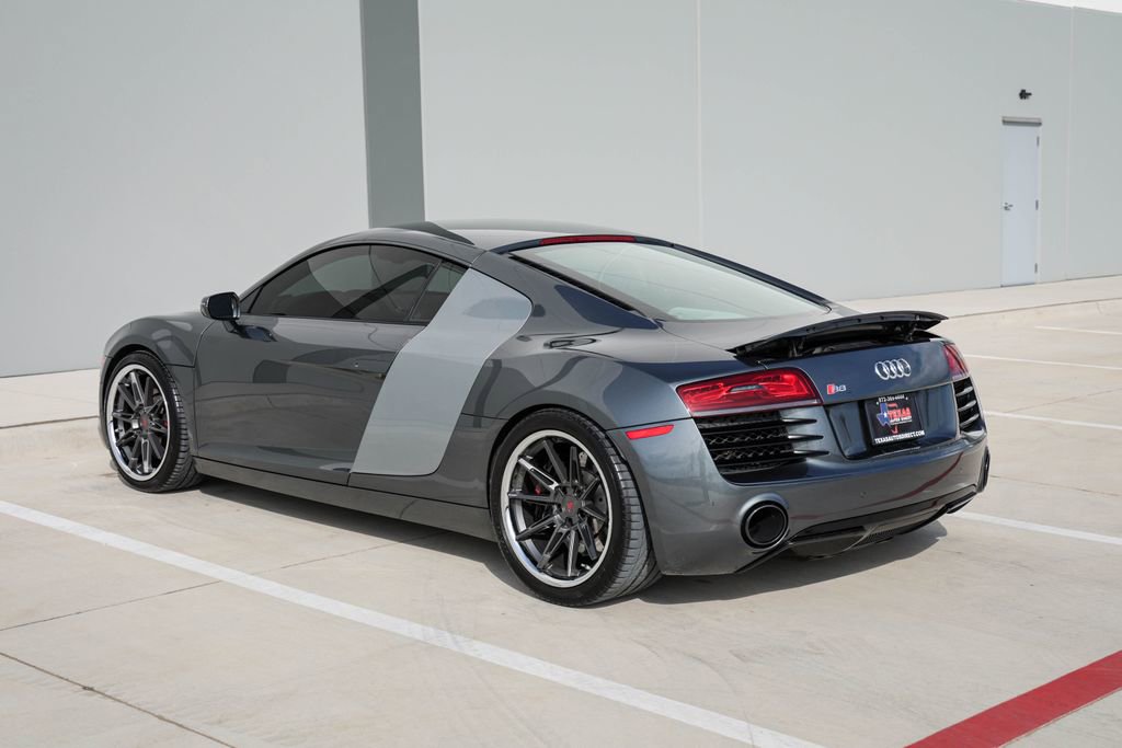 Used 2014 Audi R8 V8 w/ Enhanced Leather Package AWD/4WD image 5