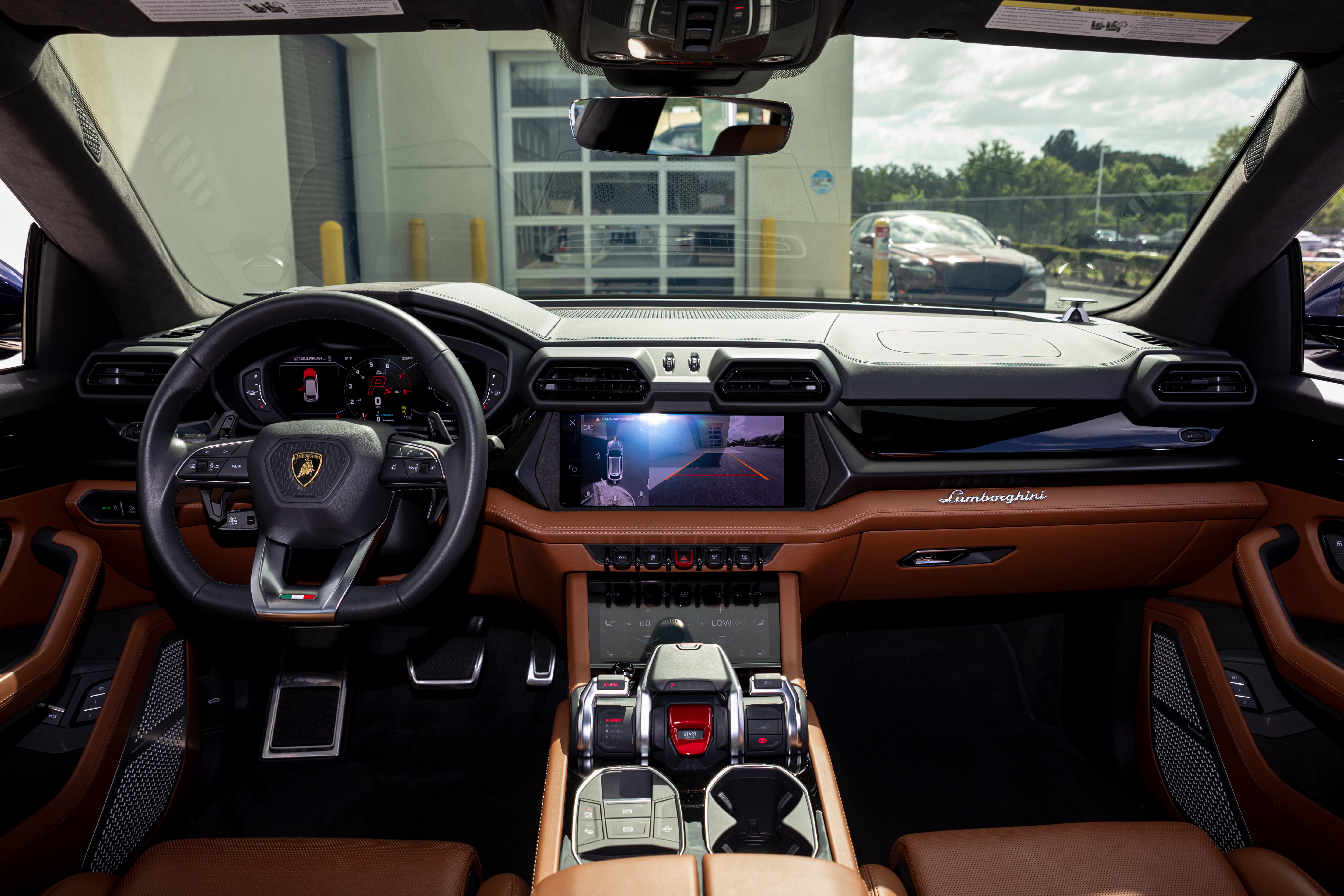 Used 2025 Lamborghini Urus Performante AWD/4WD image 25