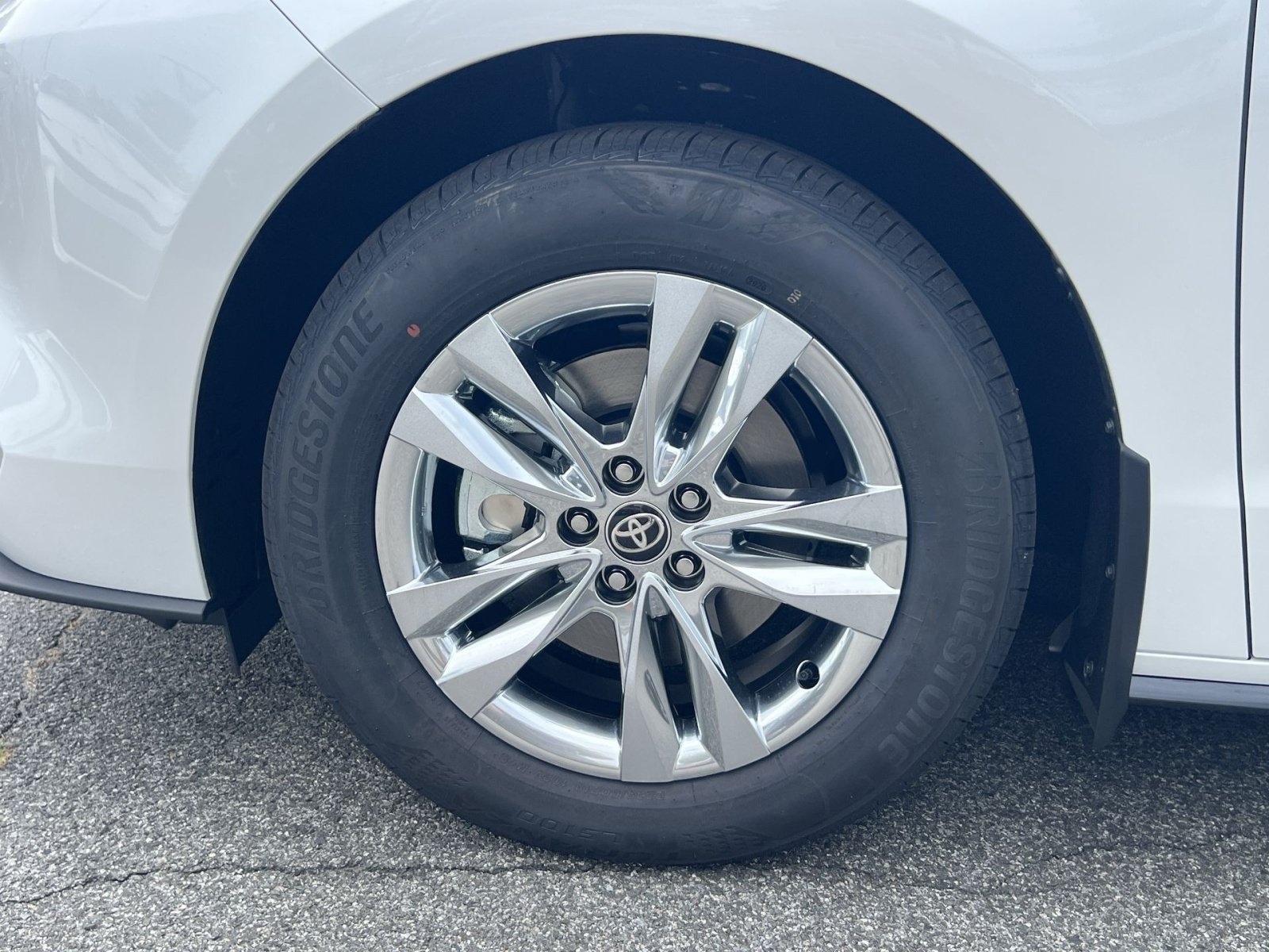 New 2026 Toyota Sienna Limited AWD/4WD image 5