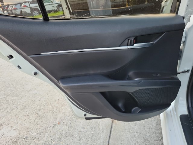 Used 2023 Toyota Camry SE AWD/4WD image 7