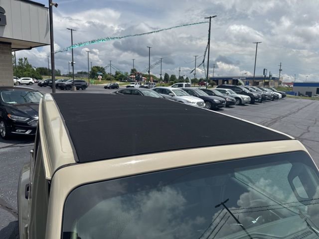 Used 2022 Jeep Wrangler Unlimited Sahara w/ Cold Weather Group image 33