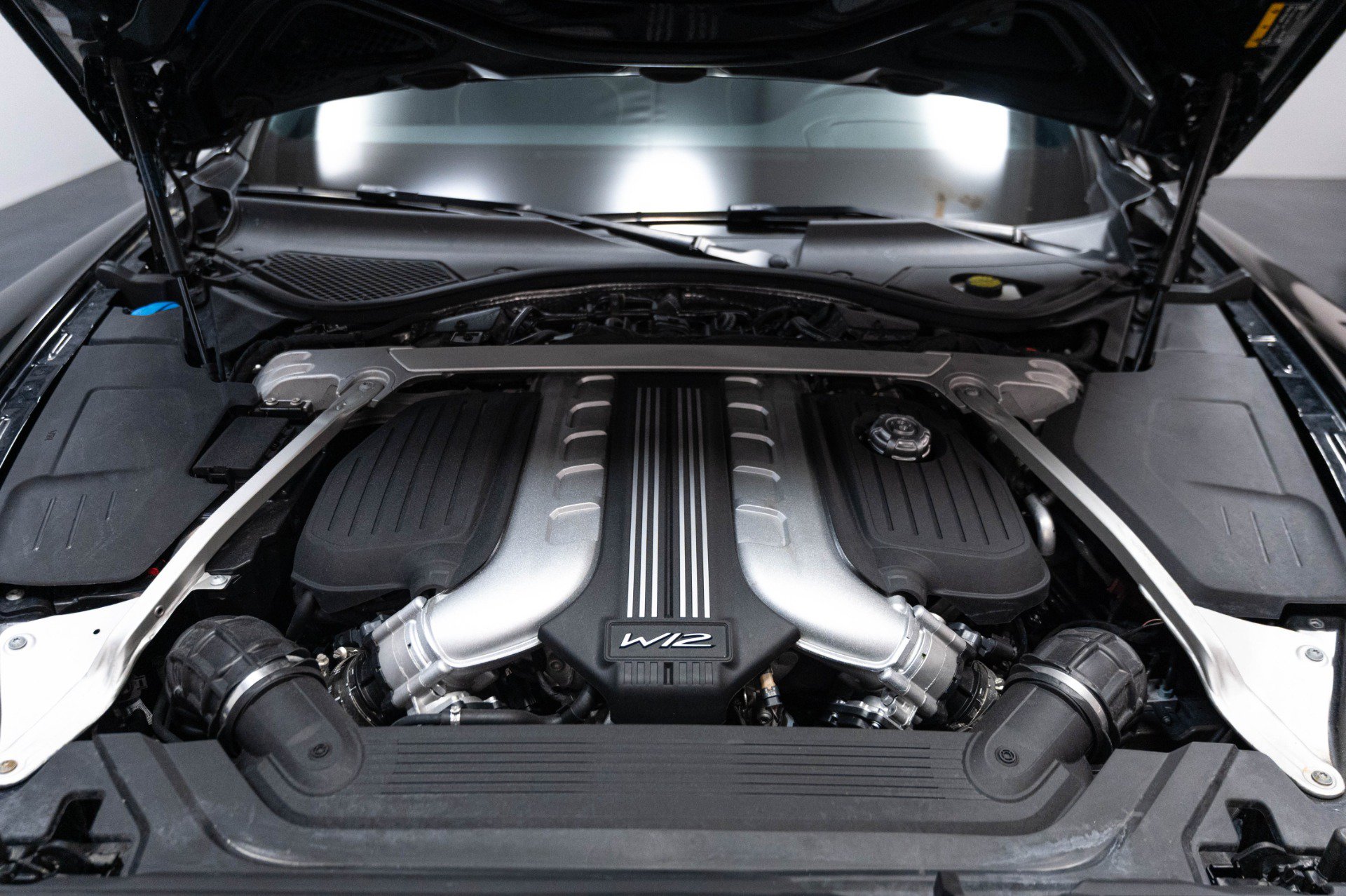 Used 2020 Bentley Flying Spur W12 AWD/4WD image 44