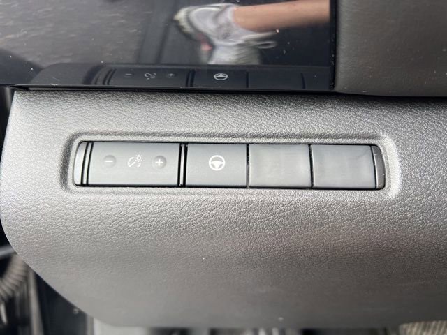 Used 2024 Nissan Pathfinder SV image 10