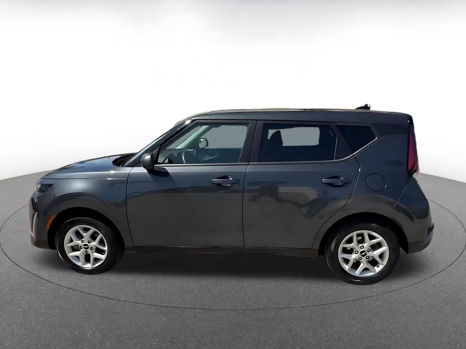 Used 2025 Kia Soul LX w/ LX Technology Package image 9