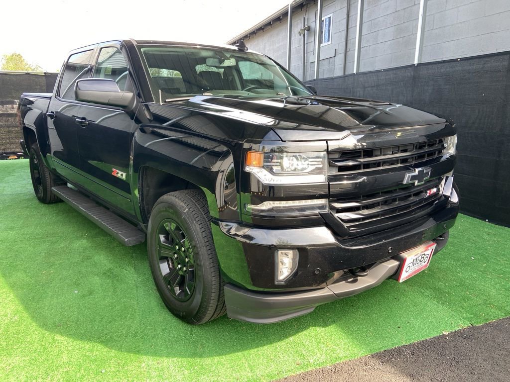 Used 2018 Chevrolet Silverado 1500 LTZ Z71 w/ LTZ Plus Package AWD/4WD image 2