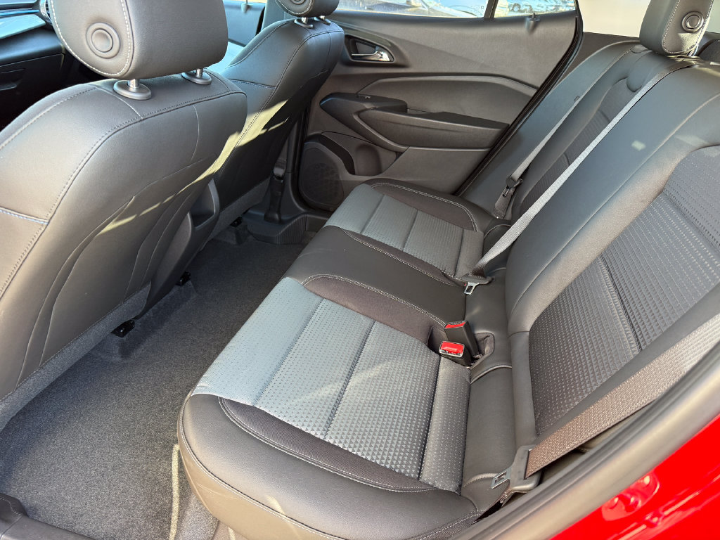 New 2026 Chevrolet Trax LT w/ LT Convenience Package FWD image 10