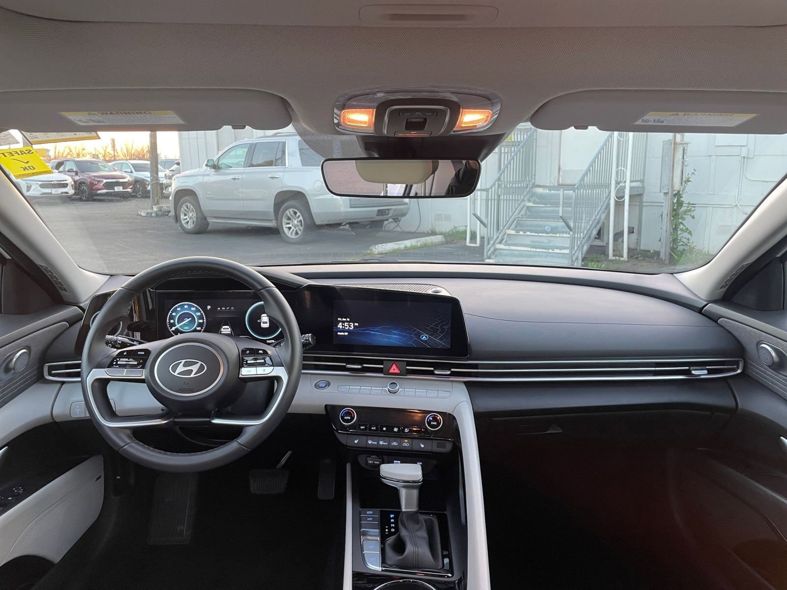 Used 2025 Hyundai Elantra Limited image 36