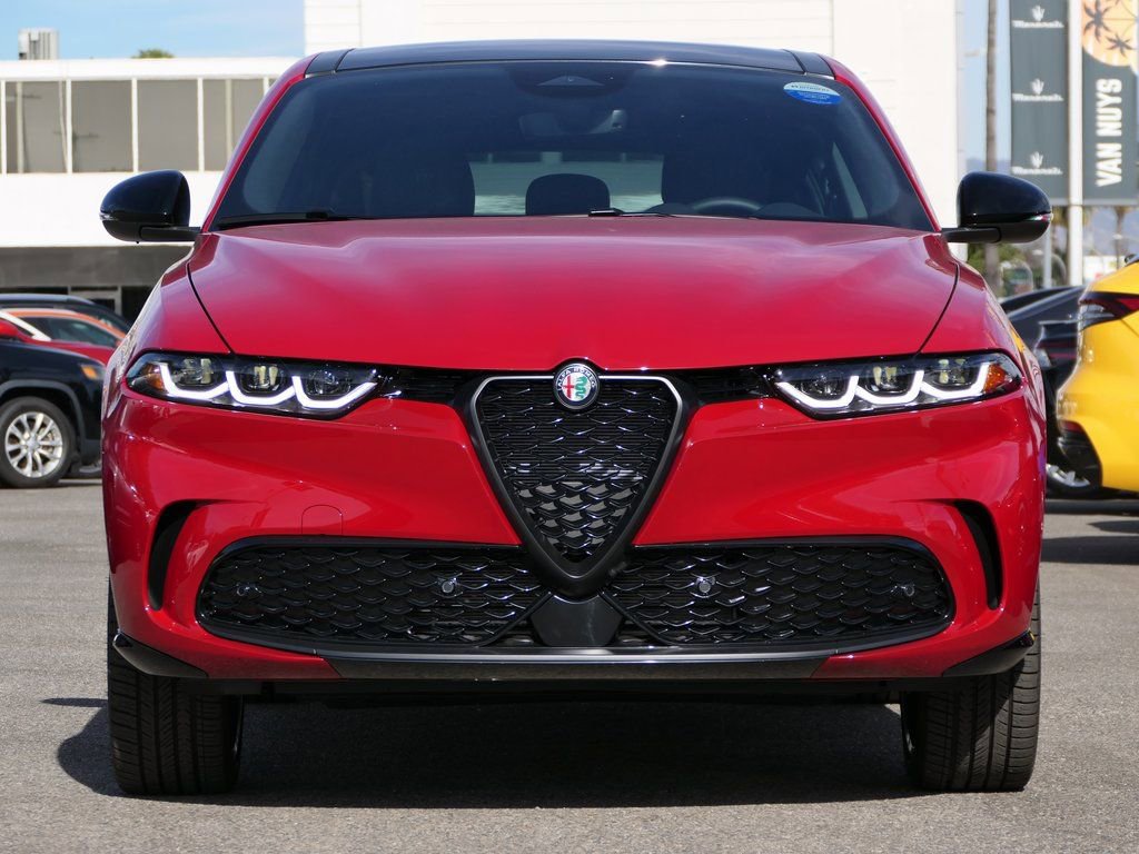 New 2025 Alfa Romeo Tonale w/ Premium Package image 8