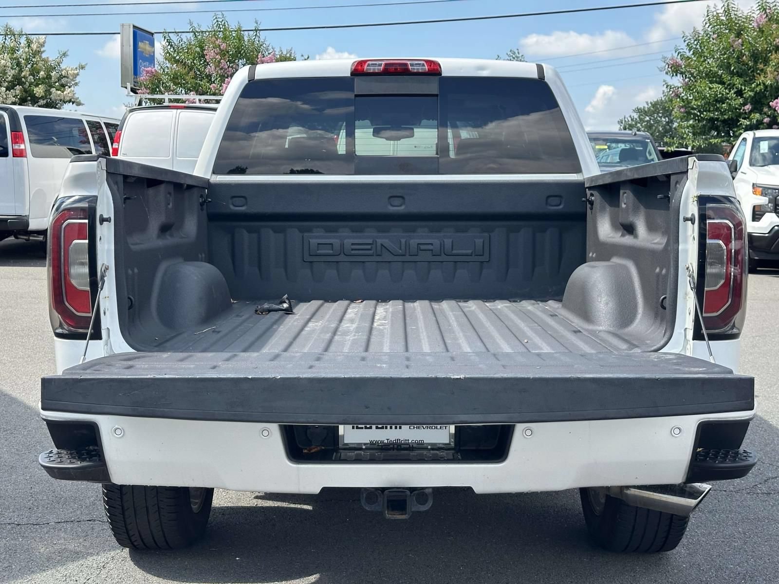 Used 2016 GMC Sierra 1500 Denali AWD/4WD image 26