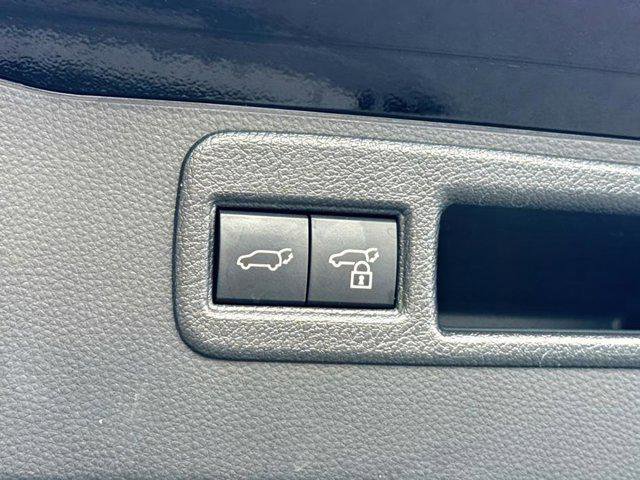 Used 2022 Toyota Venza LE image 44