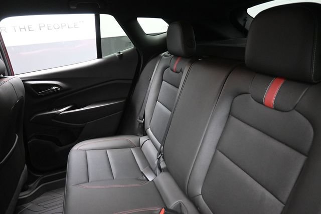 Used 2025 Chevrolet Trax RS FWD image 21