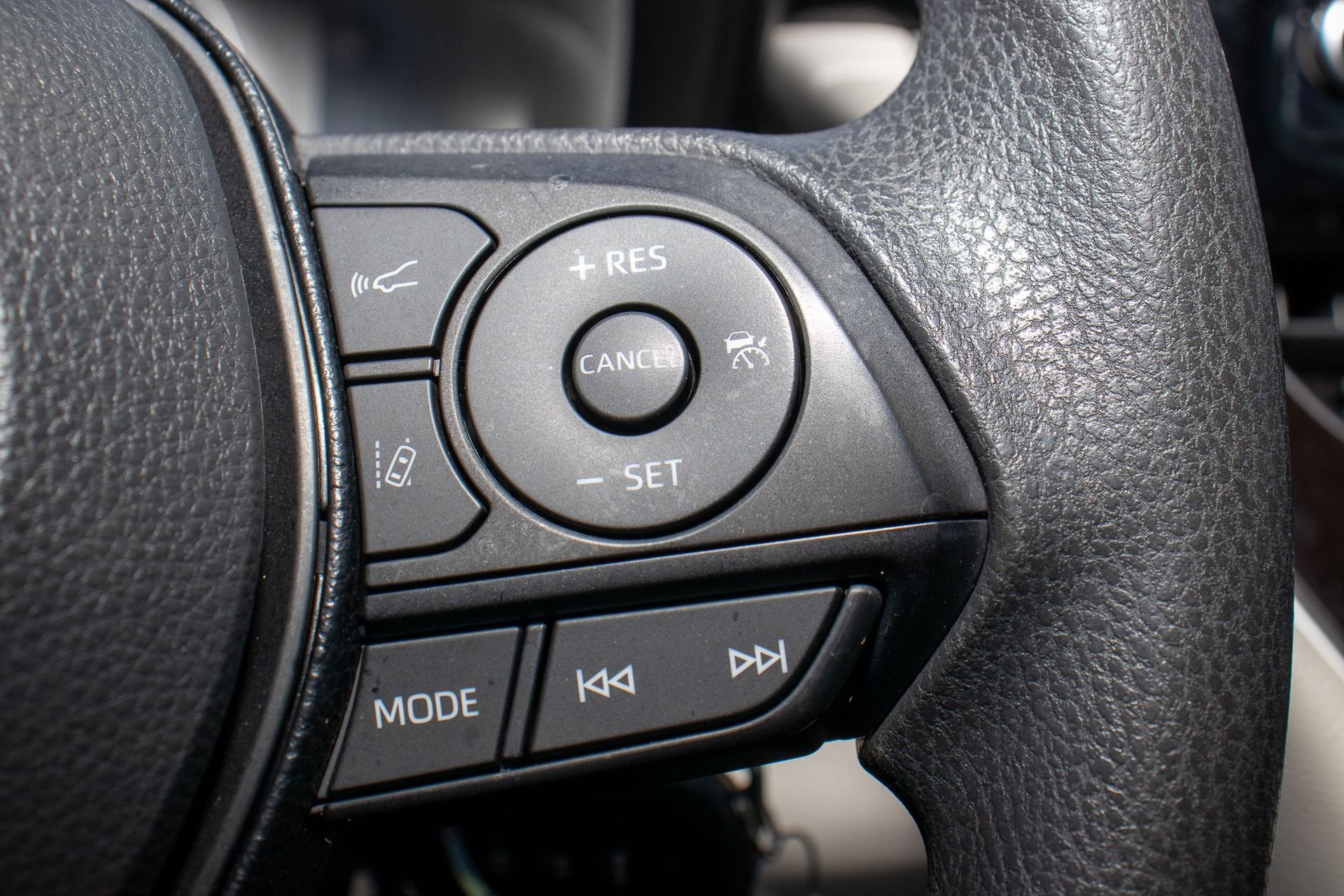 Used 2020 Toyota Corolla LE image 26