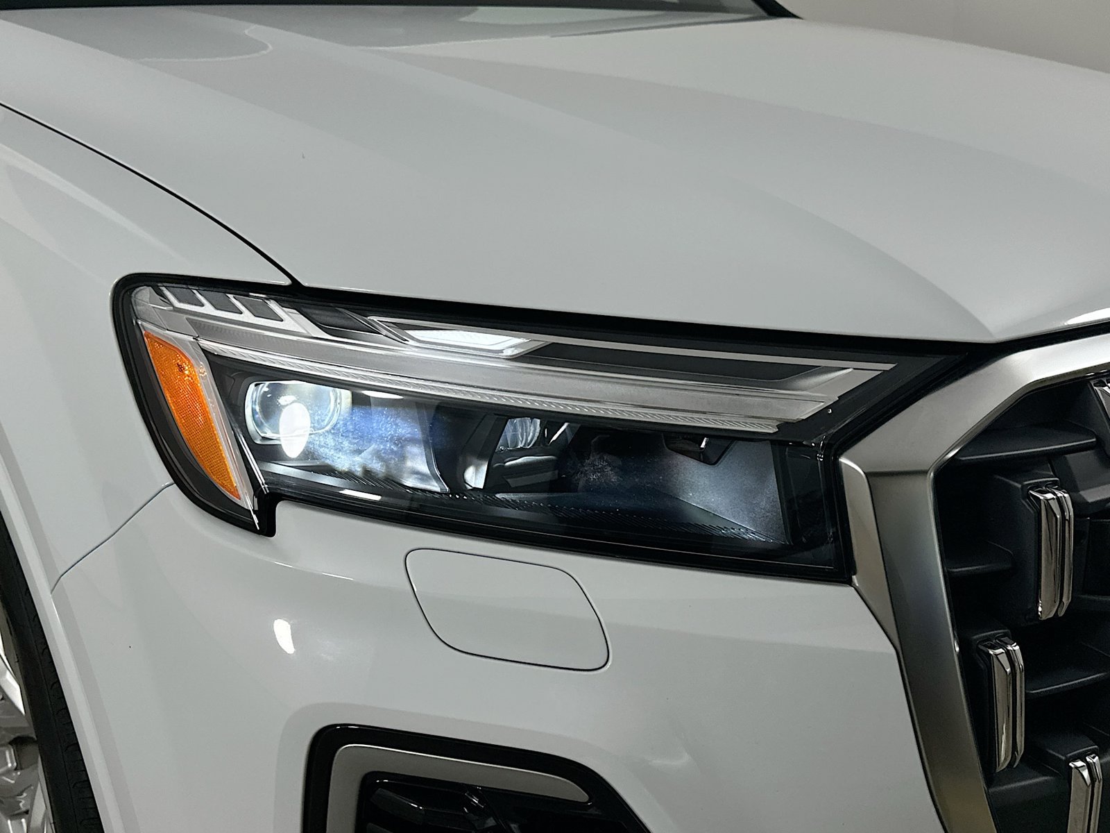 Certified 2025 Audi Q7 2.0T Premium w/ Premium Plus Package AWD/4WD image 9