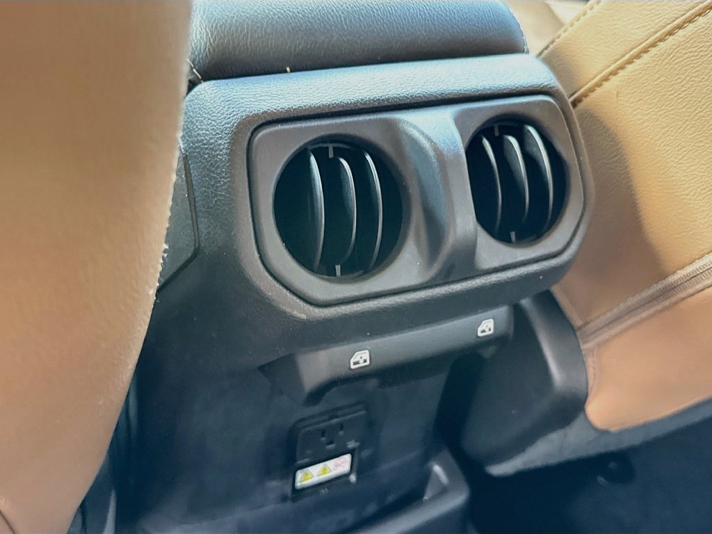 Used 2022 Jeep Wrangler Unlimited Sahara w/ Cold Weather Group AWD/4WD image 29