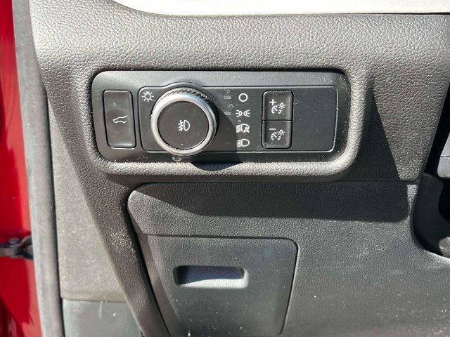 Used 2023 Ford Explorer XLT w/ Equipment Group 202A AWD/4WD image 33