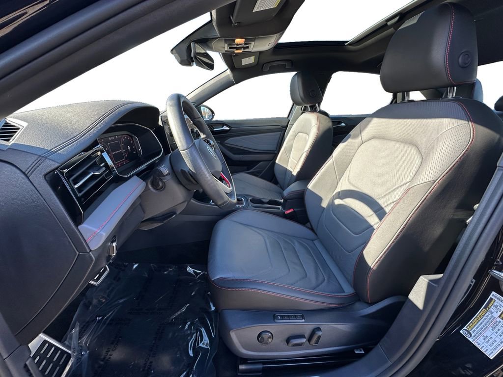 Used 2025 Volkswagen Jetta GLI Autobahn w/ GLI Black Package image 9