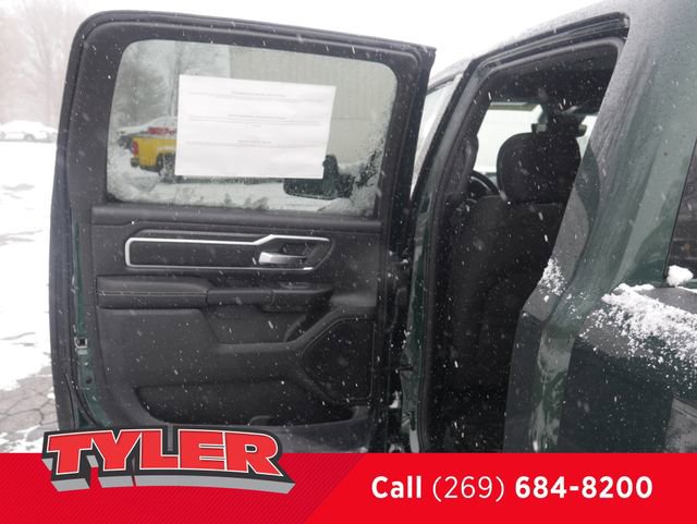 New 2026 RAM 1500 4x4 Crew Cab image 19