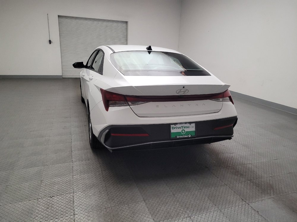 Used 2024 Hyundai Elantra SE FWD image 6