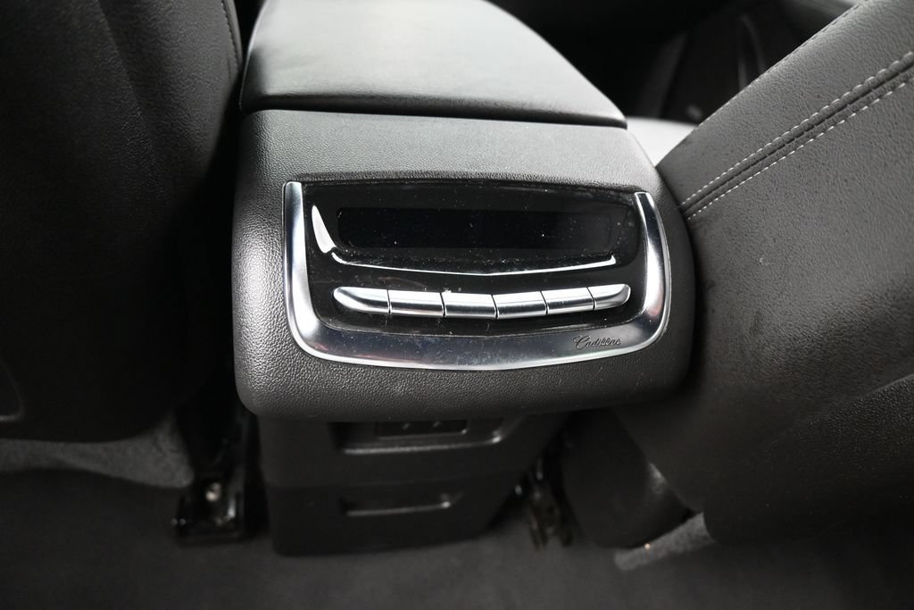 Used 2021 Cadillac XT6 Luxury FWD image 32