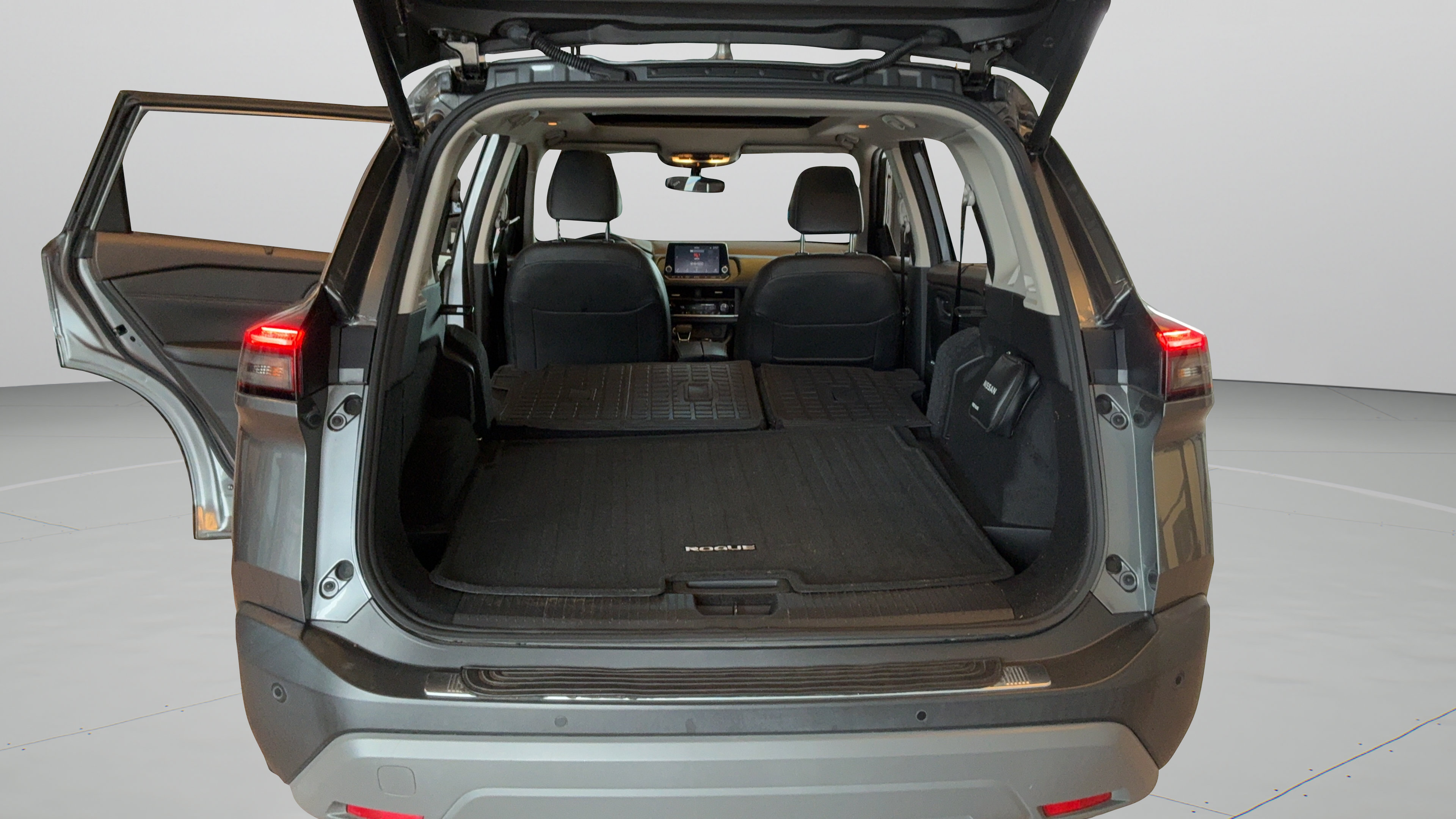 Used 2023 Nissan Rogue SV w/ SV Premium B Package FWD image 30