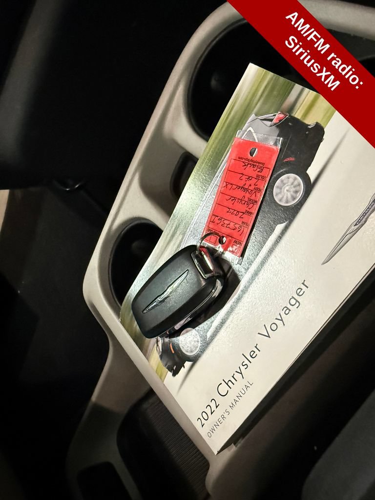 Used 2022 Chrysler Voyager LX FWD image 28