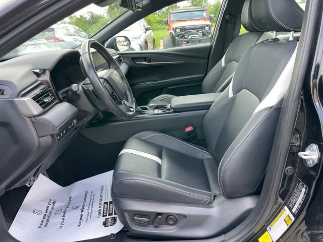 Used 2025 Toyota Camry SE FWD image 19