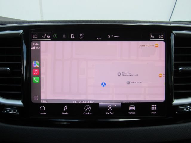 Used 2024 Chrysler Pacifica Touring-L FWD image 11