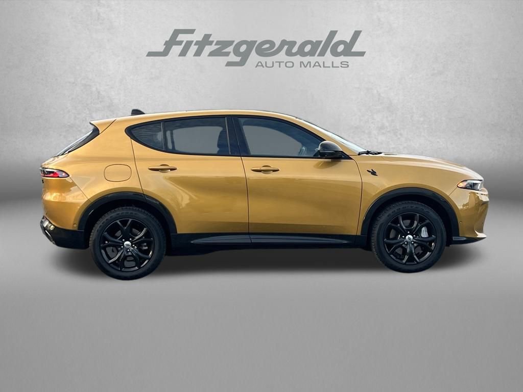 Used 2024 Dodge Hornet R/T Plus w/ Tech Pack Plus w/o Parking image 3