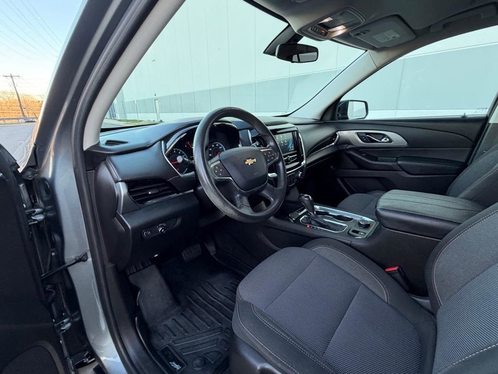 Used 2018 Chevrolet Traverse LS FWD image 28