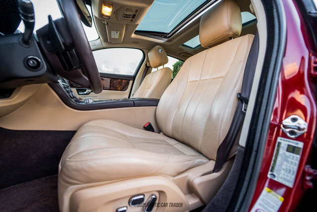 Used 2012 Jaguar XJ image 50