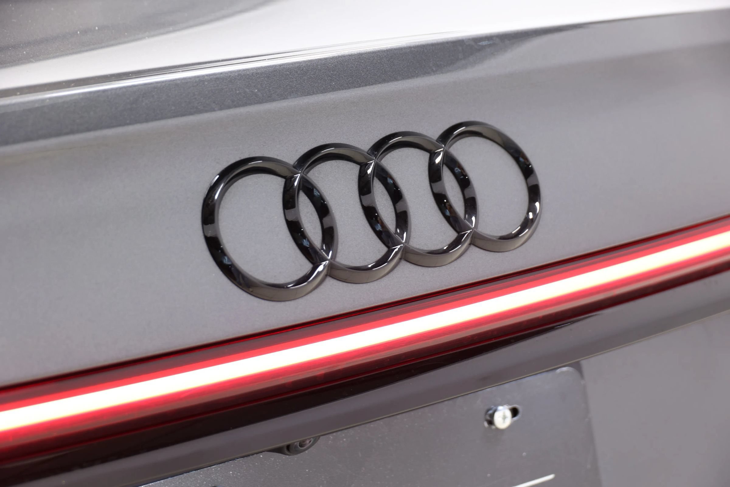 Used 2023 Audi S8 w/ S8 Comfort Plus Package AWD/4WD image 60