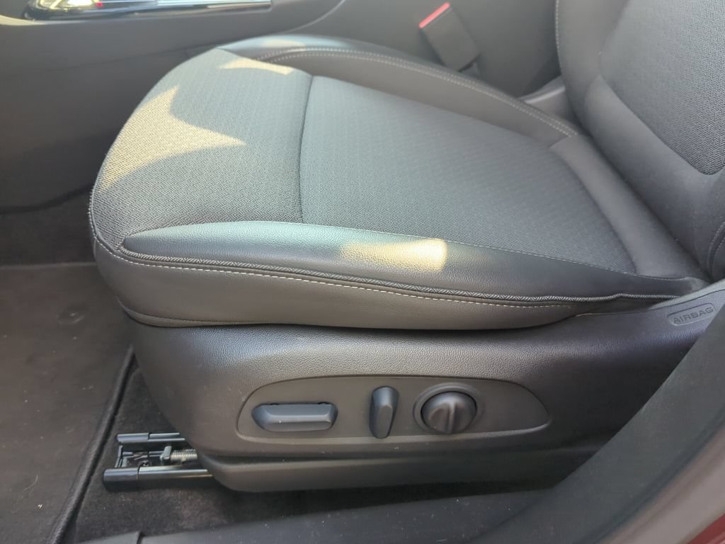 Used 2023 Buick Encore GX Preferred w/ Cold Weather Comfort Package FWD image 21