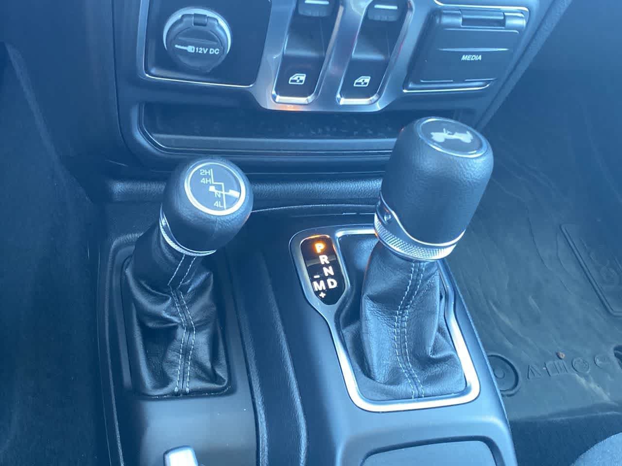 Used 2025 Jeep Wrangler Sport AWD/4WD image 19