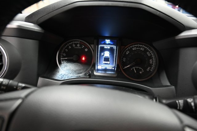 Used 2022 Toyota Tacoma TRD Off-Road image 29