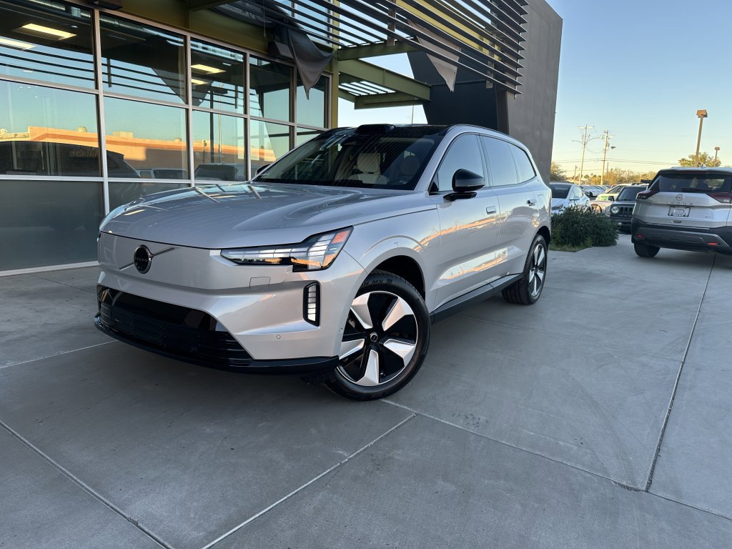 Used 2025 Volvo EX90 Plus image 1