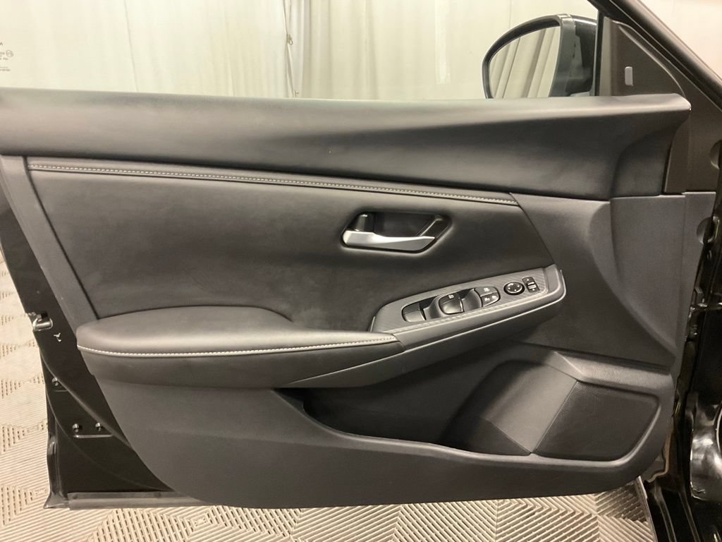 Used 2025 Nissan Sentra SV FWD image 15