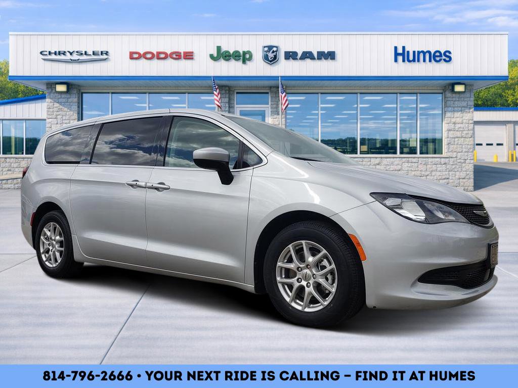 Used 2023 Chrysler Voyager LX image 1