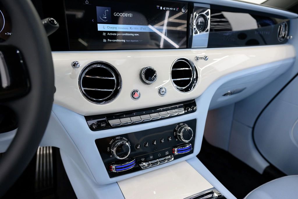 Used 2025 Rolls-Royce Spectre AWD/4WD image 41